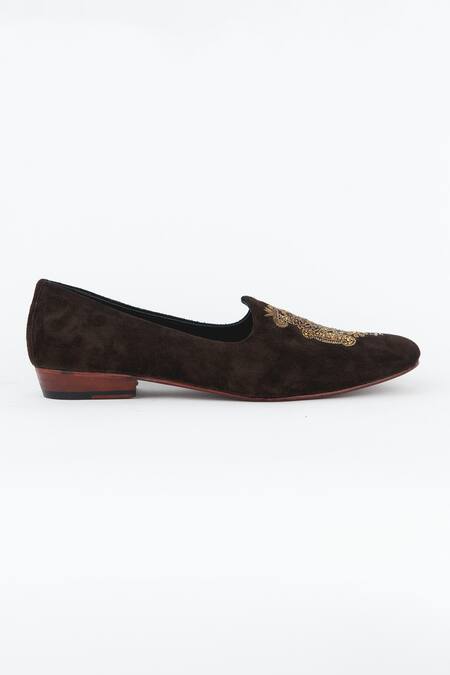 Buy_Kavith_Brown Dragon Ash Embroidered Juttis _Online_at_Aza_Fashions