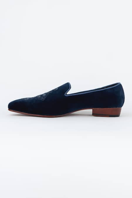 Kavith_Blue Embroidered Suede Juttis _Online_at_Aza_Fashions