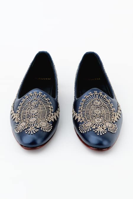 Kavith Classic Hand Embroidered Navy Blue Jutti 