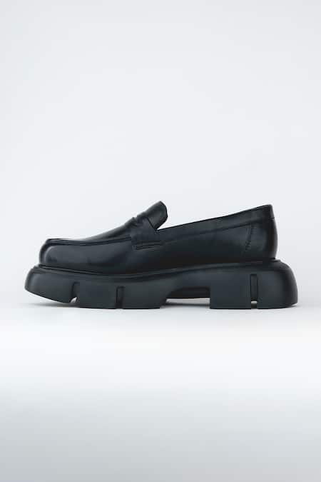 Kavith_Black Chunky Sole Rounded Toe Shoes _Online_at_Aza_Fashions
