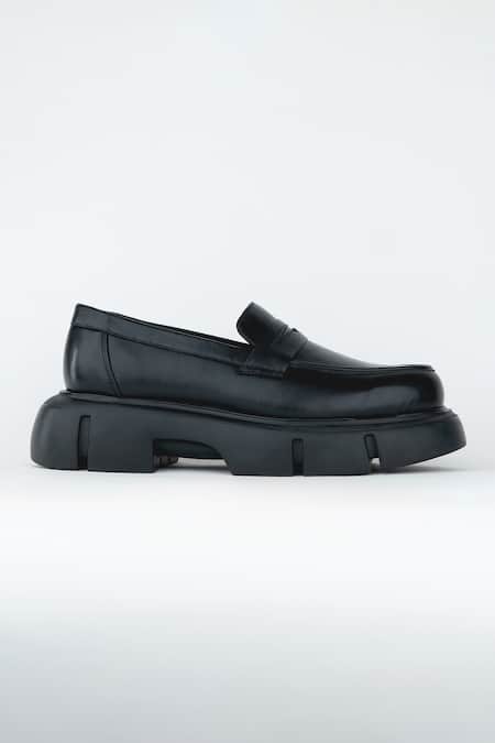Buy_Kavith_Black Chunky Sole Rounded Toe Shoes _Online_at_Aza_Fashions