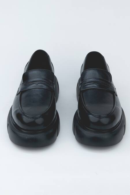 Shop_Kavith_Black Chunky Sole Rounded Toe Shoes _at_Aza_Fashions
