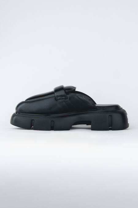 Buy_Kavith_Black Chunky Sole Rounded Toe Shoes _Online_at_Aza_Fashions