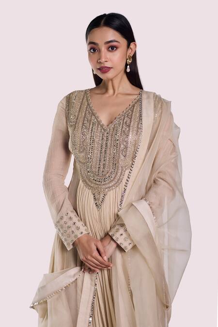 Shop Onaya Off White Organza Mirrors, Cut Work, Embroidery V-neck Anarkali Set Online at Aza Fashions Shop_Onaya_Off White Organza Mirrors, Cut Work, Embroidery V-neck Anarkali Set _Online_at_Aza_Fashions