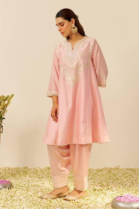 Sheetal Batra Blush Chanderi Silk Embroidery Split V-neck Pink Kurta Set Online at Aza Fashions Sheetal Batra_Blush Chanderi Silk Embroidery Split V-neck Pink Kurta Set _Online_at_Aza_Fashions