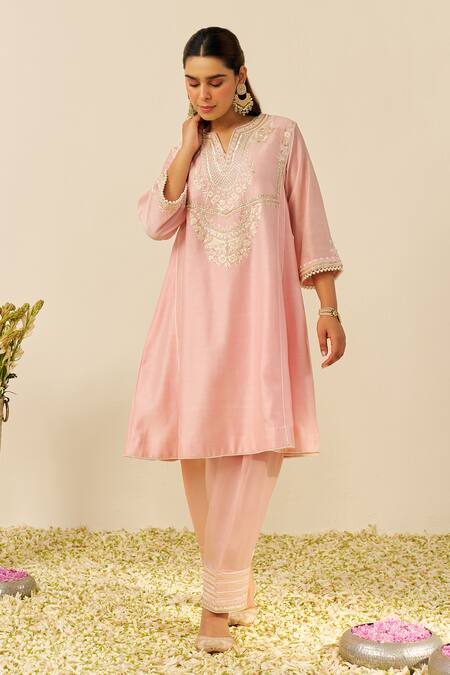 Buy Sheetal Batra Blush Chanderi Silk Embroidery Split V-neck Pink Kurta Set Online at Aza Fashions Buy_Sheetal Batra_Blush Chanderi Silk Embroidery Split V-neck Pink Kurta Set _Online_at_Aza_Fashions