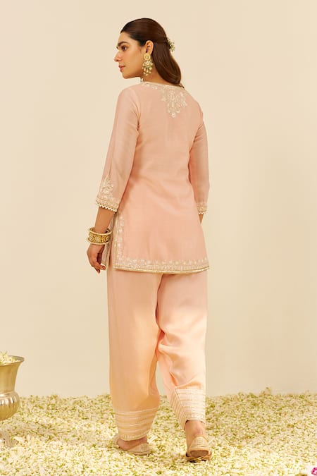 Shop Sheetal Batra Pink Chanderi Silk Embroidery Split V-neck Off Rose Kurta Set at Aza Fashions Shop_Sheetal Batra_Pink Chanderi Silk Embroidery Split V-neck Off Rose Kurta Set _at_Aza_Fashions