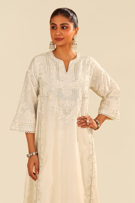 Sheetal Batra Ivory Chanderi Silk Embroidery Split V-neck Daisy Kurta Set Online at Aza Fashions Sheetal Batra_Ivory Chanderi Silk Embroidery Split V-neck Daisy Kurta Set _Online_at_Aza_Fashions