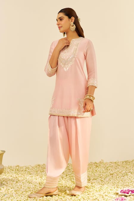 Buy Sheetal Batra Blush Chanderi Silk Beads, Embroidery V-neck Pink Kurta Set Online at Aza Fashions Buy_Sheetal Batra_Blush Chanderi Silk Beads, Embroidery V-neck Pink Kurta Set _Online_at_Aza_Fashions
