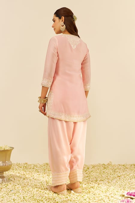 Shop Sheetal Batra Blush Chanderi Silk Beads, Embroidery V-neck Pink Kurta Set at Aza Fashions Shop_Sheetal Batra_Blush Chanderi Silk Beads, Embroidery V-neck Pink Kurta Set _at_Aza_Fashions