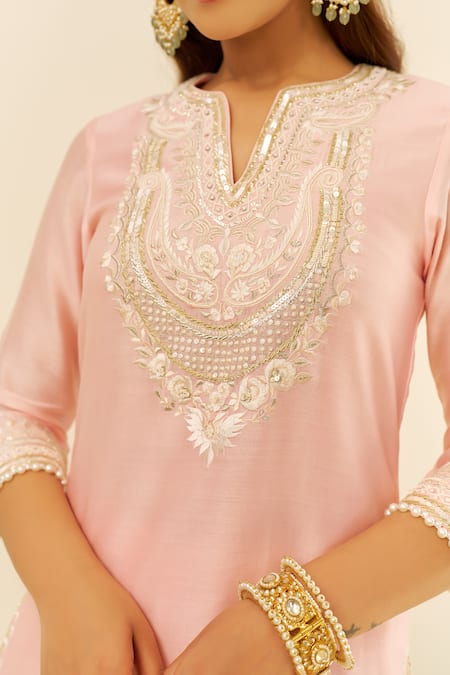 Sheetal Batra Blush Chanderi Silk Beads, Embroidery V-neck Pink Kurta Set at Aza Fashions Sheetal Batra_Blush Chanderi Silk Beads, Embroidery V-neck Pink Kurta Set _at_Aza_Fashions