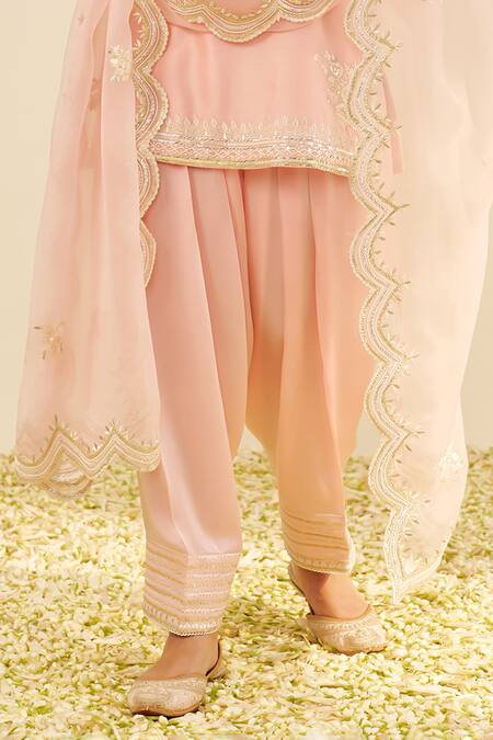 Sheetal Batra Blush Chanderi , Satin, Organza Embroidery V-neck Pink Kurta Set Online at Aza Fashions Sheetal Batra_Blush Chanderi , Satin, Organza Embroidery V-neck Pink Kurta Set _Online_at_Aza_Fashions