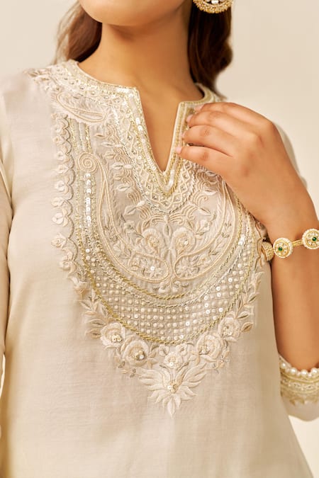 Shop Sheetal Batra Ivory Chanderi Silk, Satin Sequins, Embroidery Split V-neck Kurta Set Online at Aza Fashions Shop_Sheetal Batra_Ivory Chanderi Silk, Satin Sequins, Embroidery Split V-neck Kurta Set _Online_at_Aza_Fashions