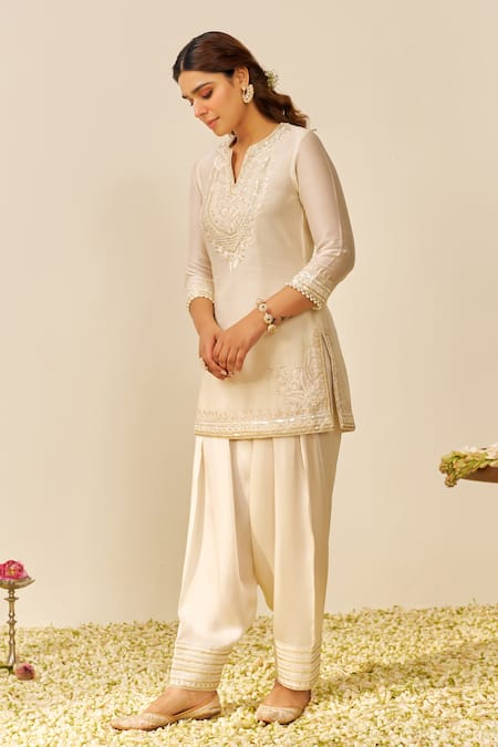 Sheetal Batra Ivory Chanderi Silk, Satin Sequins, Embroidery Split V-neck Kurta Set at Aza Fashions Sheetal Batra_Ivory Chanderi Silk, Satin Sequins, Embroidery Split V-neck Kurta Set _at_Aza_Fashions