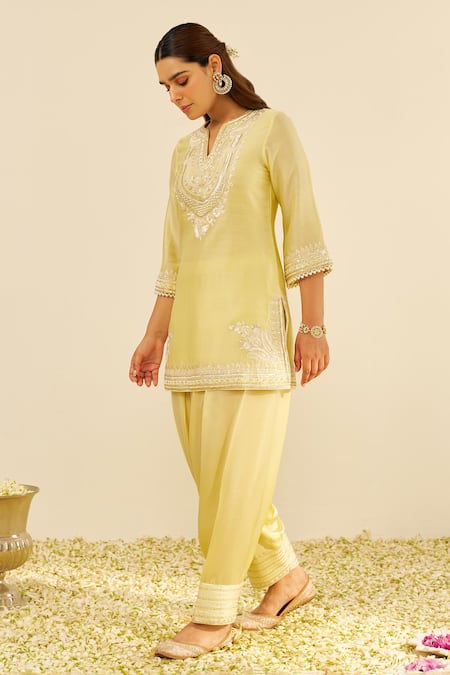 Sheetal Batra Yellow Chanderi Silk Embroidery Split V-neck Lemon Kurta Set Online at Aza Fashions Sheetal Batra_Yellow Chanderi Silk Embroidery Split V-neck Lemon Kurta Set _Online_at_Aza_Fashions