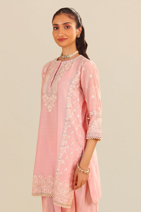 Buy_Sheetal Batra_Blush Chanderi Silk, Satin Embroidery Split V-neck Pink Kurta Set _Online_at_Aza_Fashions