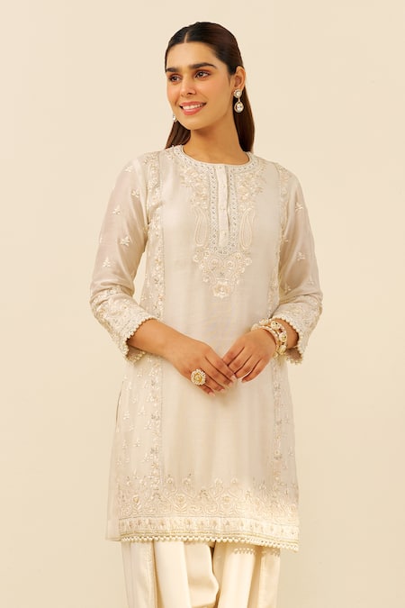 Sheetal Batra Ivory Chanderi, Satin Embroidery Round Neck Daisy Silk Kurta Set Online at Aza Fashions Sheetal Batra_Ivory Chanderi, Satin Embroidery Round Neck Daisy Silk Kurta Set _Online_at_Aza_Fashions