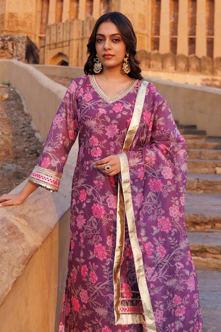 Shop_Bannhi By Priyanka Rathore_Purple Chanderi Embroidery V-neck Floral Printed Kurta Set _Online_at_Aza_Fashions