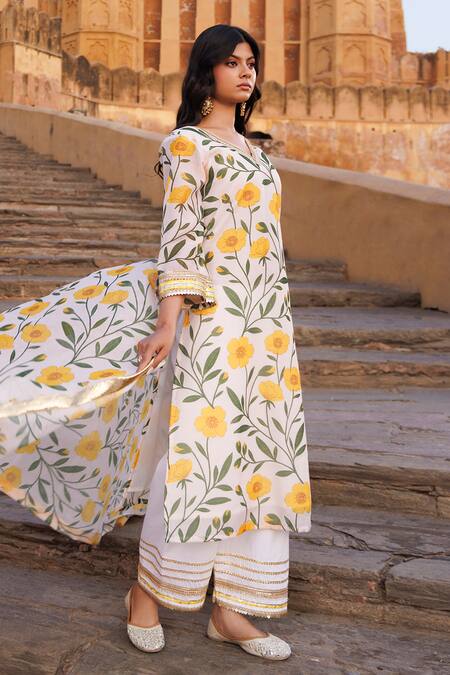 Shop Bannhi By Priyanka Rathore Off White Chanderi V-neck Floral Printed Kurta Set Online at Aza Fashions Shop_Bannhi By Priyanka Rathore_Off White Chanderi V-neck Floral Printed Kurta Set _Online_at_Aza_Fashions