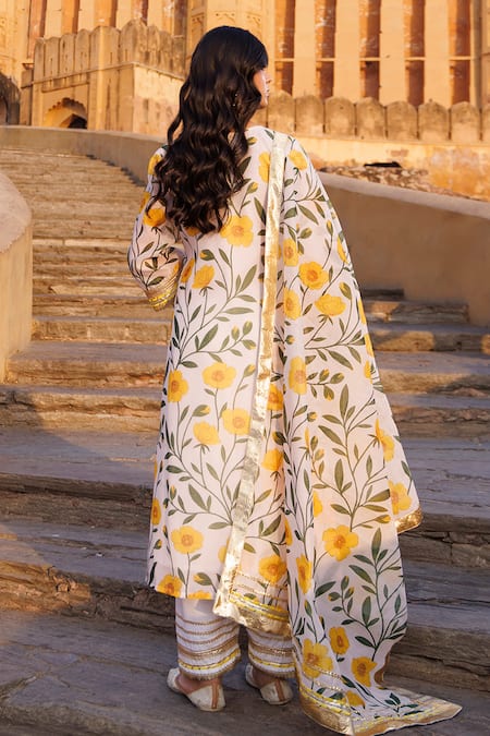 Shop Bannhi By Priyanka Rathore Off White Chanderi V-neck Floral Printed Kurta Set at Aza Fashions Shop_Bannhi By Priyanka Rathore_Off White Chanderi V-neck Floral Printed Kurta Set _at_Aza_Fashions