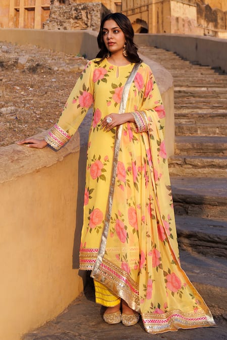 Shop Bannhi By Priyanka Rathore Yellow Chiffon Embroidery Round Neck Floral Printed Kurta Set Online at Aza Fashions Shop_Bannhi By Priyanka Rathore_Yellow Chiffon Embroidery Round Neck Floral Printed Kurta Set _Online_at_Aza_Fashions