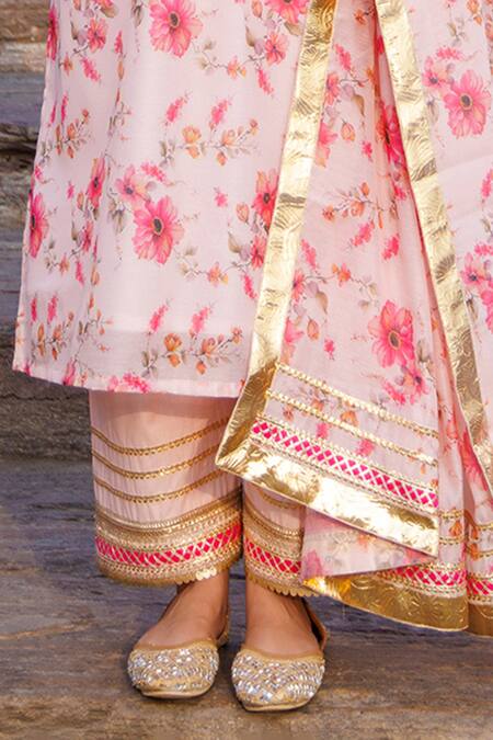 Bannhi By Priyanka Rathore Pink Chanderi Embroidery V-neck Floral Kurta Set Online at Aza Fashions Bannhi By Priyanka Rathore_Pink Chanderi Embroidery V-neck Floral Kurta Set _Online_at_Aza_Fashions