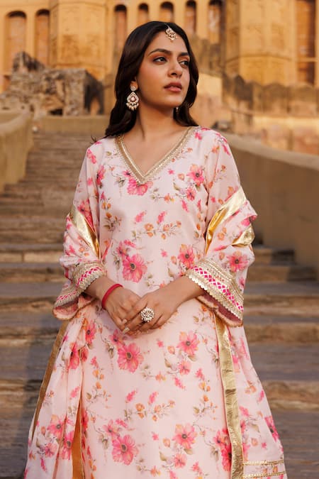 Buy Bannhi By Priyanka Rathore Pink Chanderi Embroidery V-neck Floral Kurta Set Online at Aza Fashions Buy_Bannhi By Priyanka Rathore_Pink Chanderi Embroidery V-neck Floral Kurta Set _Online_at_Aza_Fashions