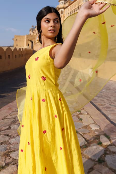 Bannhi By Priyanka Rathore Yellow Chanderi Embroidery Round Neck Anarkali Set Online at Aza Fashions Bannhi By Priyanka Rathore_Yellow Chanderi Embroidery Round Neck Anarkali Set _Online_at_Aza_Fashions