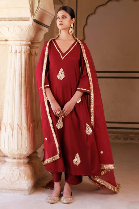 Shop_Bannhi by Priyanka Rathore_Maroon Cotton, Silk Embroidery, Sequins V-neck Kurta Set _Online_at_Aza_Fashions