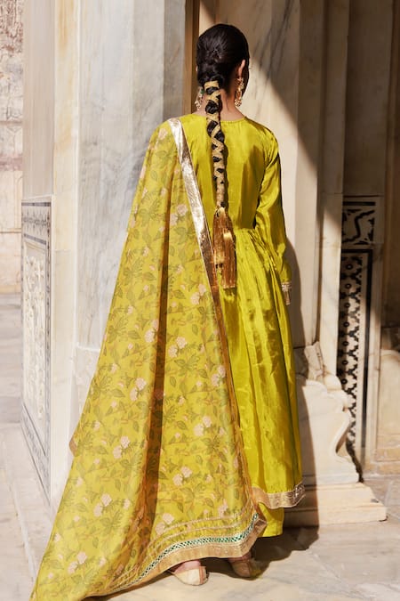 Bannhi By Priyanka Rathore Embroidered Green Kurta Set With Dupatta 