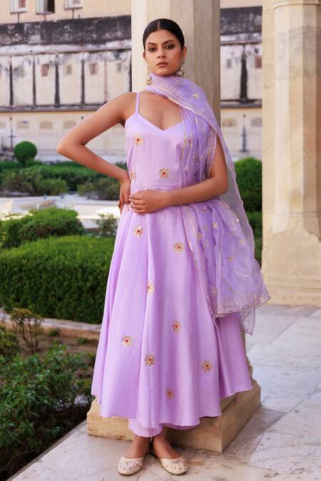 Buy_Bannhi by Priyanka Rathore_Lavender Cotton, Silk Embroidery V-neck Anarkali Set _Online_at_Aza_Fashions