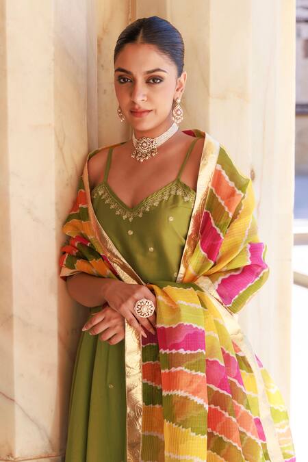 Bannhi by Priyanka Rathore_Green Embroidery V-neck Anarkali Set With Dupatta _Online_at_Aza_Fashions