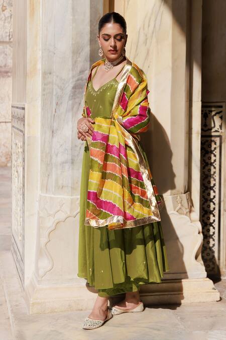 Shop_Bannhi by Priyanka Rathore_Green Embroidery V-neck Anarkali Set With Dupatta _Online_at_Aza_Fashions