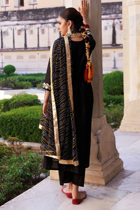 Shop_Bannhi by Priyanka Rathore_Black Embroidery, Zari V-neck Dupion Silk Kurta Set _at_Aza_Fashions