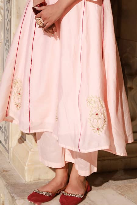 Bannhi by Priyanka Rathore_Pink Chanderi Embroidery Anarkali Set _Online_at_Aza_Fashions