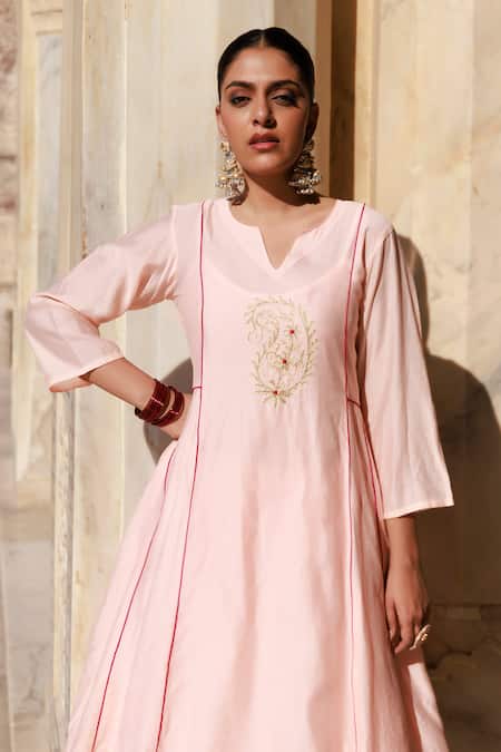 Shop_Bannhi by Priyanka Rathore_Pink Chanderi Embroidery Anarkali Set _Online_at_Aza_Fashions