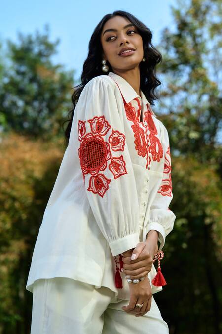 Verb By Pallavi Singhee Ivory Cotton Embroidery Collared Pant Set Online at Aza Fashions Verb By Pallavi Singhee_Ivory Cotton Embroidery Collared Pant Set _Online_at_Aza_Fashions