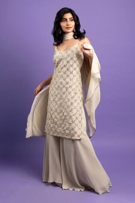 Dajwaree_White Georgette, Tissue Beads, Cut Work Round Neck Sitara Embroidered Kurta Set _Online_at_Aza_Fashions