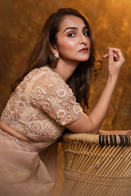 Dajwaree_Rose Gold Net, Tissue Embroidery, Sequins V-neck Pre Draped Saree Set _at_Aza_Fashions
