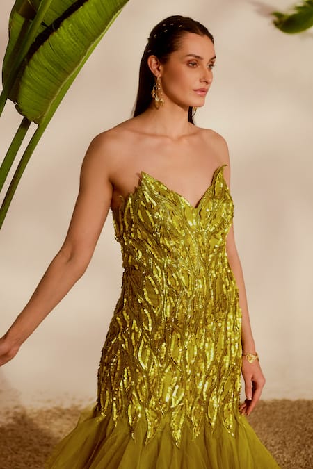 Buy_Silky Bindra_Green Net Sequins Sweetheart Neck Fauna Applique Mermaid Gown _Online_at_Aza_Fashions