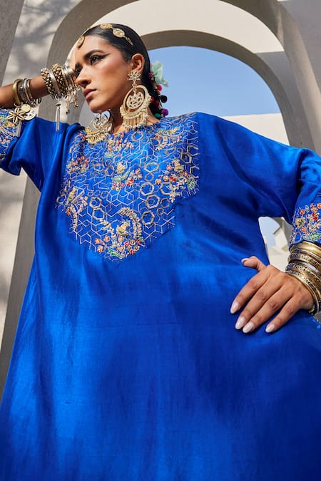 Anu Pellakuru_Blue Silk Embroidery Round Neck Electric Kaftan Set _Online_at_Aza_Fashions