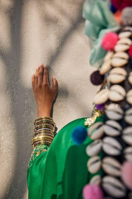 Anu Pellakuru_Emerald Green Silk Embroidery Round Neck Kaftan Set_Online_at_Aza_Fashions