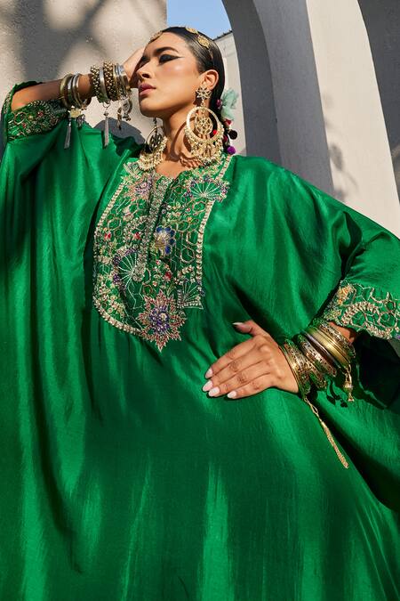 Buy_Anu Pellakuru_Emerald Green Silk Embroidery Round Neck Kaftan Set_Online_at_Aza_Fashions