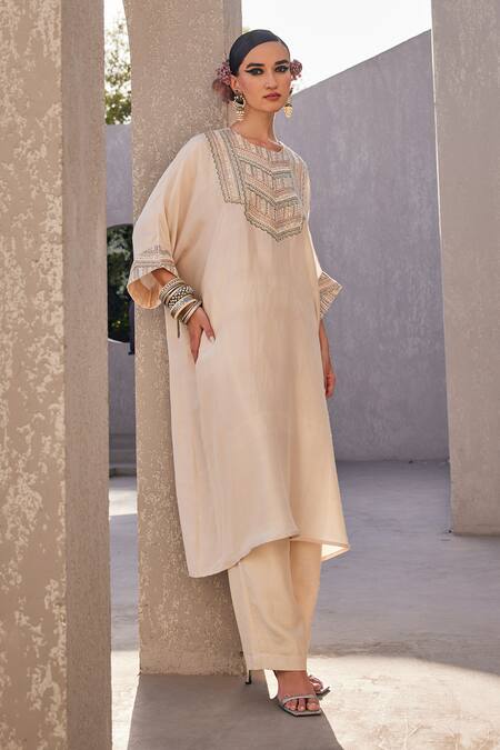 Anu Pellakuru_Off White Silk Embroidery Round Neck Kaftan Set _Online_at_Aza_Fashions