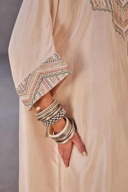 Shop_Anu Pellakuru_Off White Silk Embroidery Round Neck Kaftan Set _Online_at_Aza_Fashions