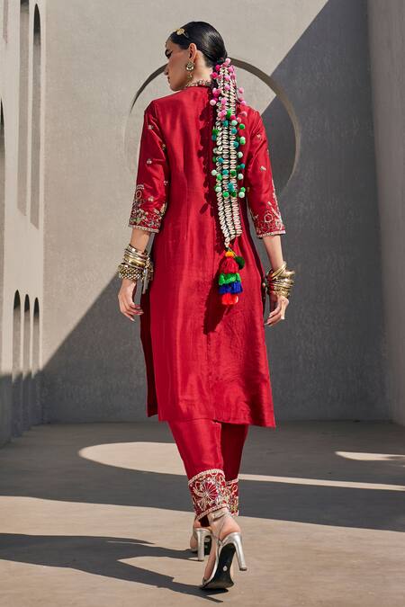 Anu Pellakuru_Red Silk Sequins, Embroidery High Neck Velvet Kurta Set _Online_at_Aza_Fashions