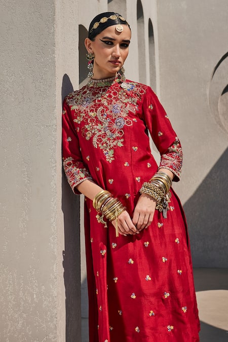 Buy_Anu Pellakuru_Red Silk Sequins, Embroidery High Neck Velvet Kurta Set _Online_at_Aza_Fashions