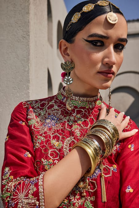 Anu Pellakuru_Red Silk Sequins, Embroidery High Neck Velvet Kurta Set _at_Aza_Fashions