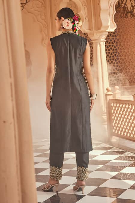 Anu Pellakuru Black Silk Embroidered Kurta Set 