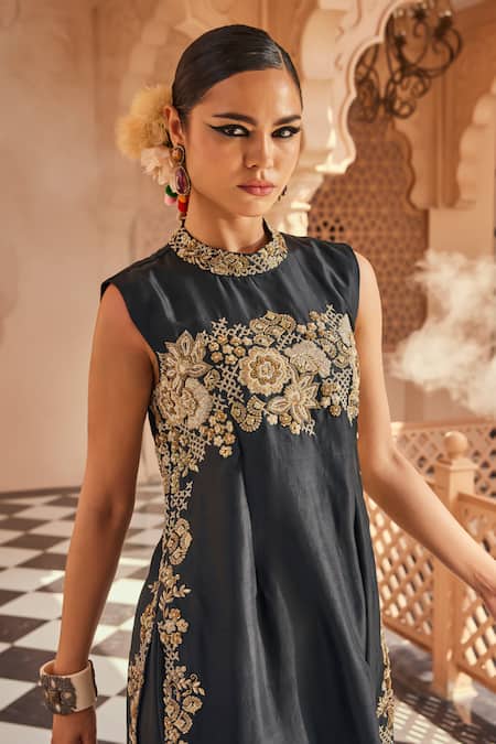 Shop Anu Pellakuru Black Silk Embroidery Round Neck Kurta Set Online at Aza Fashions Shop_Anu Pellakuru_Black Silk Embroidery Round Neck Kurta Set _Online_at_Aza_Fashions